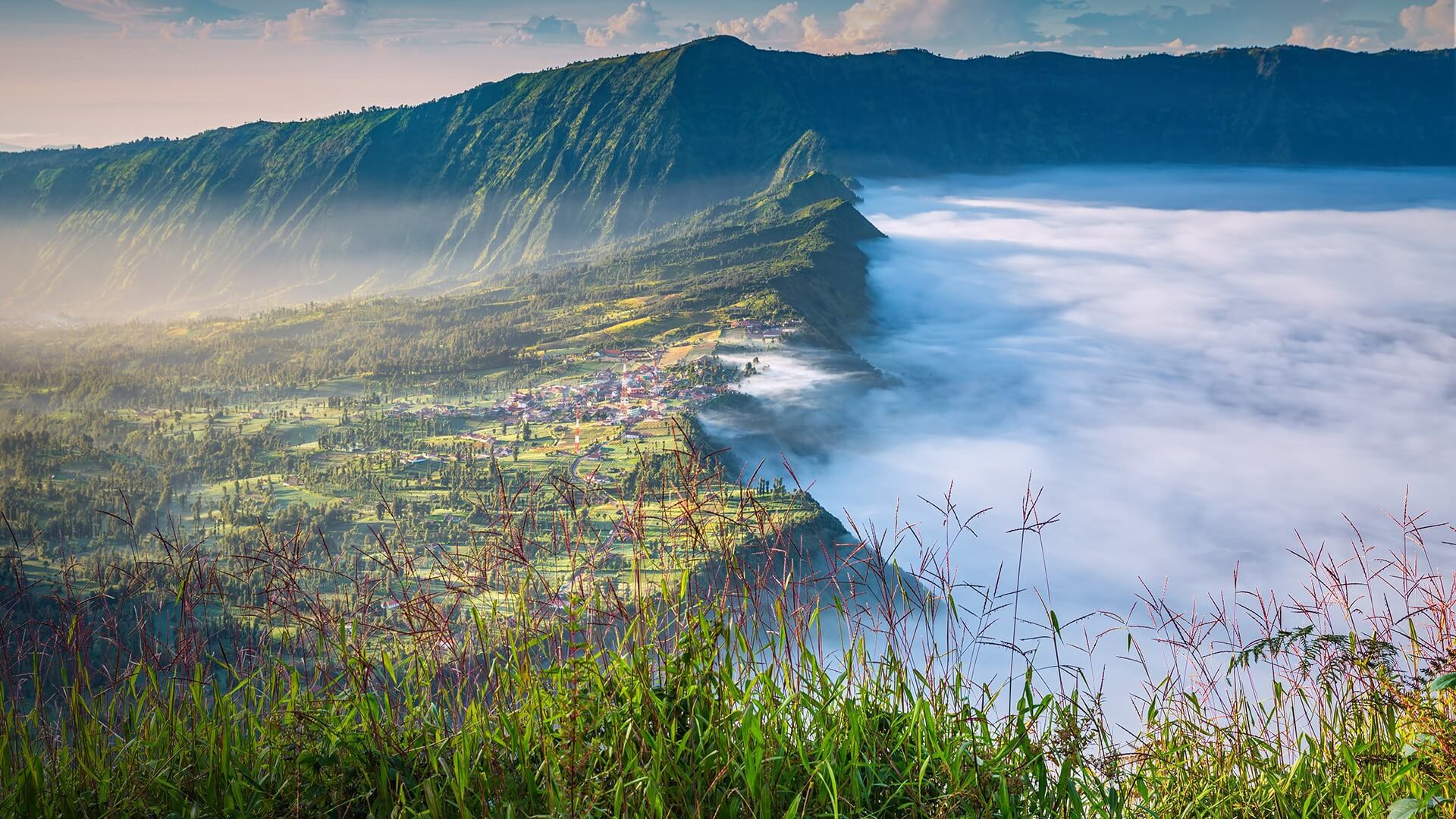 Du ngoạn ngôi làng mộng mơ lạc giữa biển mây ngay chân núi Bromo