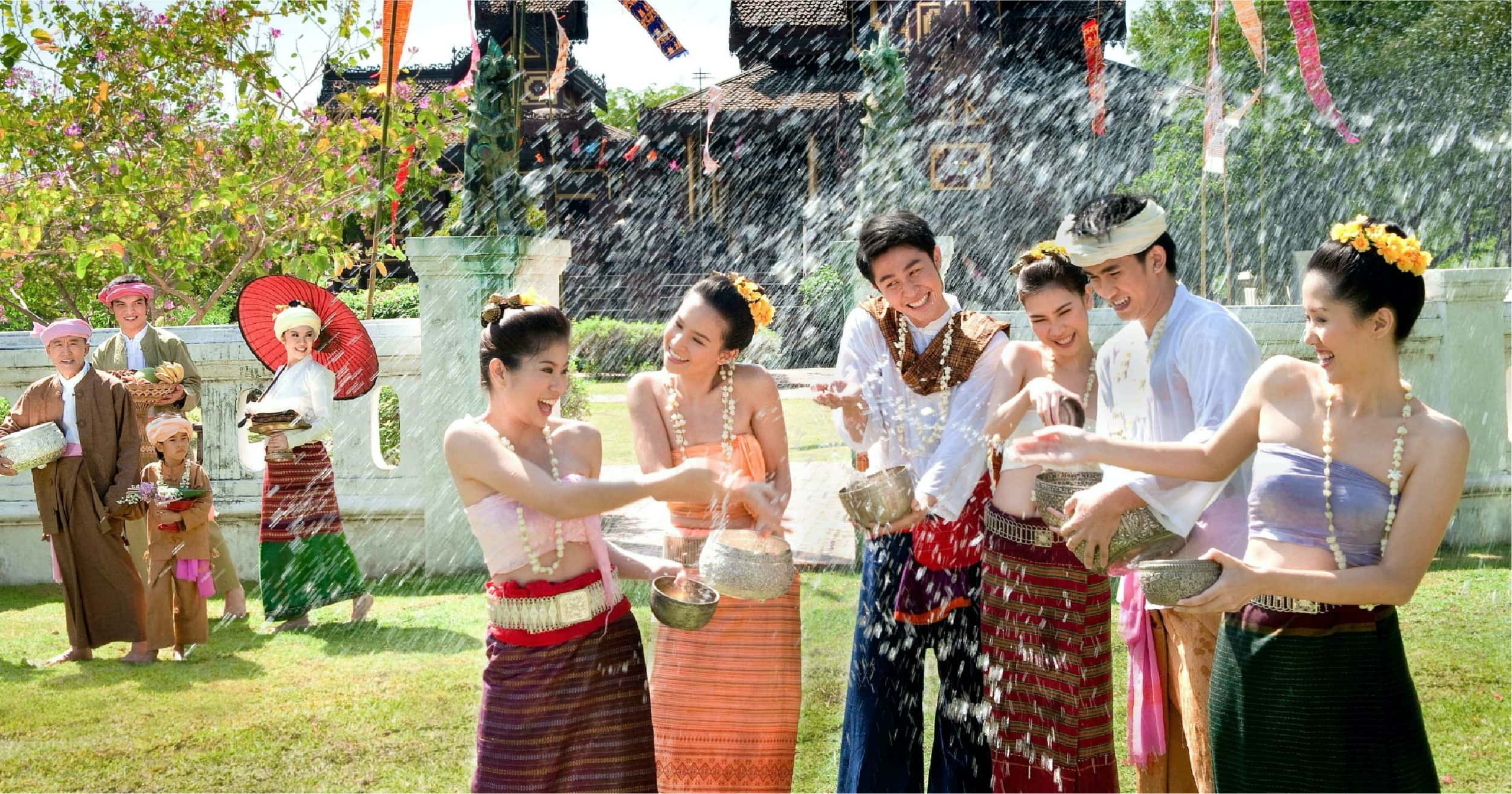 “Hứng trọn” may mắn với lễ hội té nước Thái Lan